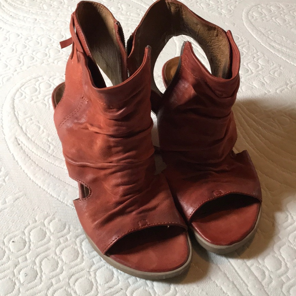 Miz Mooz wedge